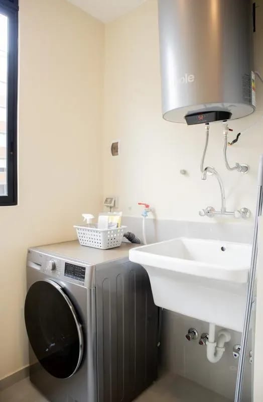 Enchanting 2BR w/ Balcony Near Kennedy Park