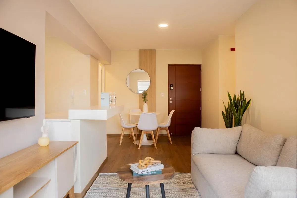 Enchanting 2BR w/ Balcony Near Kennedy Park