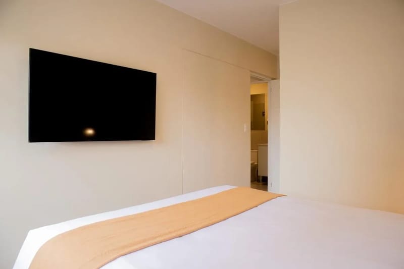 Enchanting 2BR w/ Balcony Near Kennedy Park