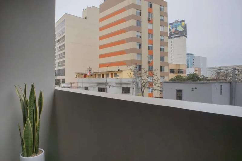 Enchanting 2BR w/ Balcony Near Kennedy Park
