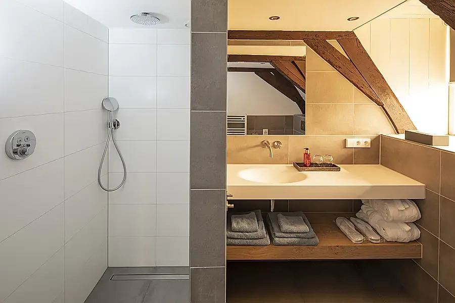Bathroom in Kamer Visser