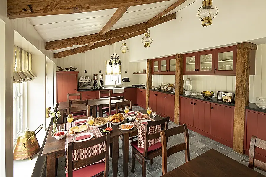 Breakfast room