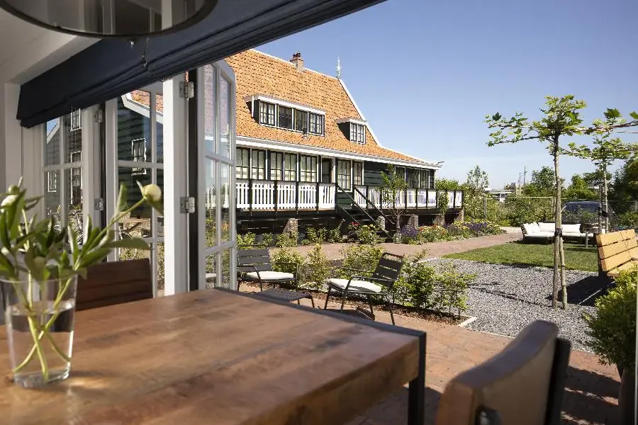 Garden view from Kamer Bootsman
