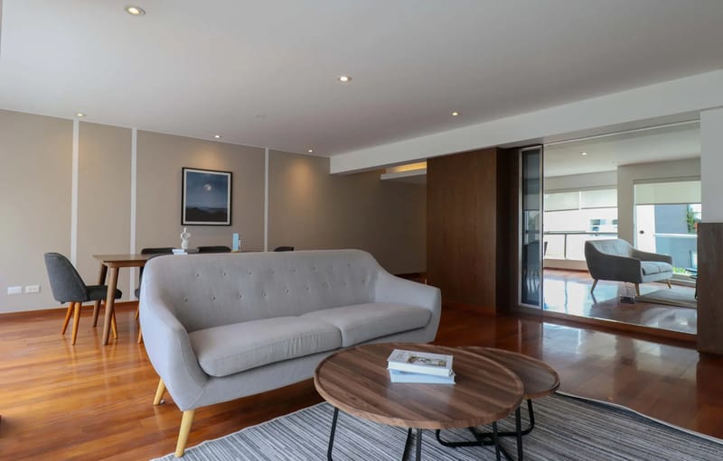 Deluxe 3BR Duplex w/ Balcony in Miraflores