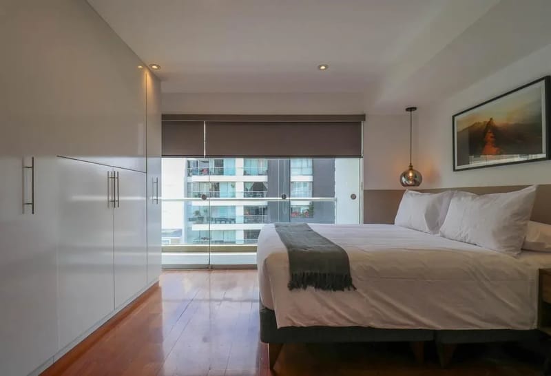 Deluxe 3BR Duplex w/ Balcony in Miraflores