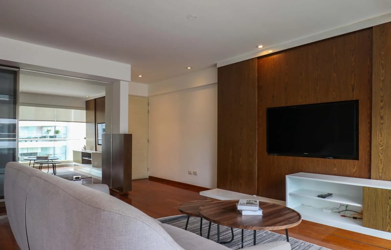 Deluxe 3BR Duplex w/ Balcony in Miraflores