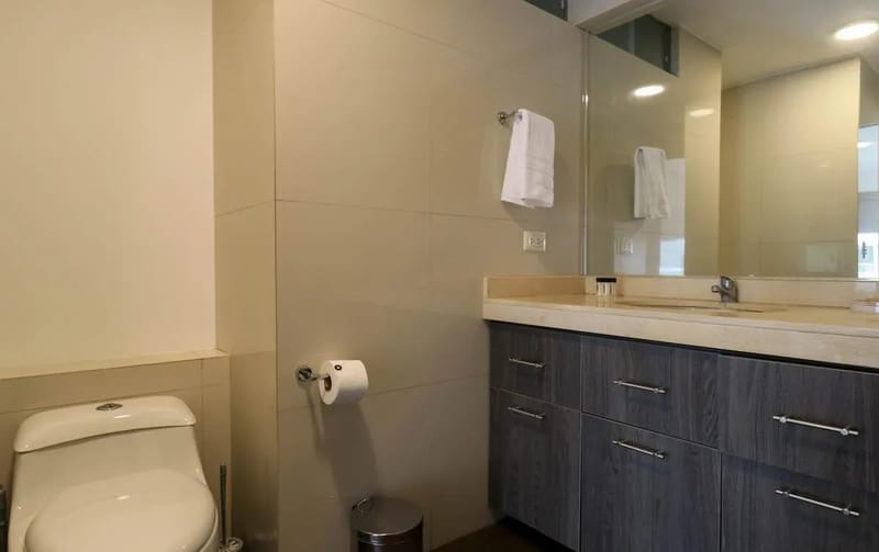 Deluxe 3BR Duplex w/ Balcony in Miraflores