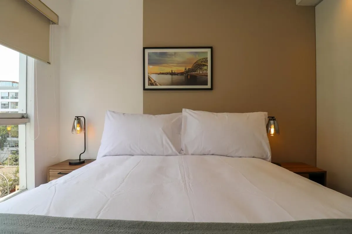 Deluxe 3BR Duplex w/ Balcony in Miraflores