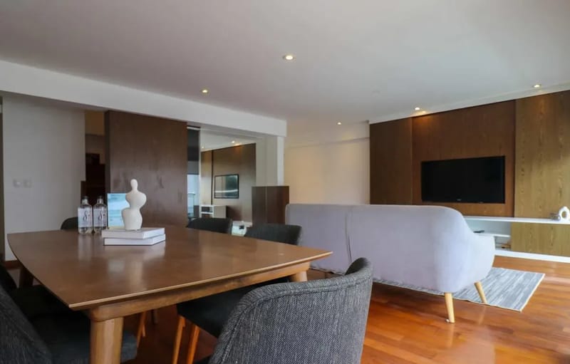 Deluxe 3BR Duplex w/ Balcony in Miraflores