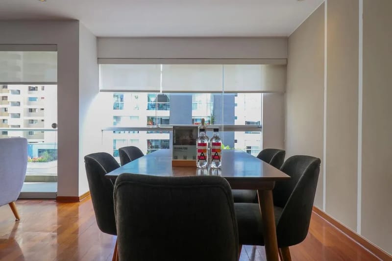 Deluxe 3BR Duplex w/ Balcony in Miraflores