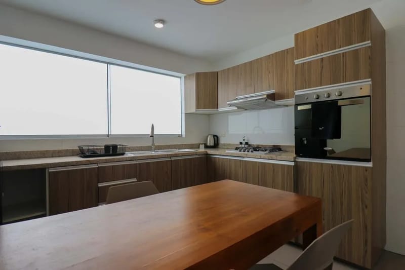 Deluxe 3BR Duplex w/ Balcony in Miraflores