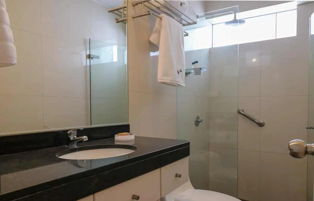 Deluxe 3BR Duplex w/ Balcony in Miraflores