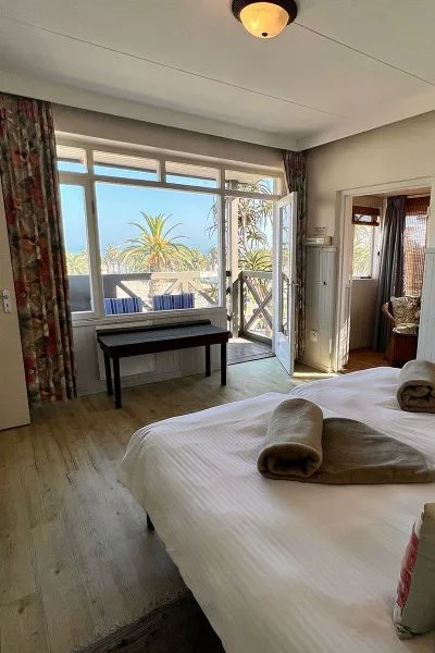 Habitación doble con terraza y vistas al mar