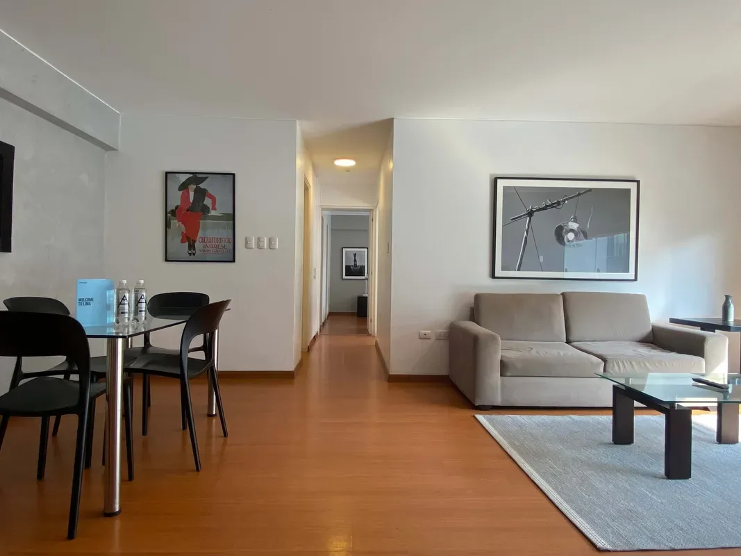 Sleek 2BR in Iconic Miraflores