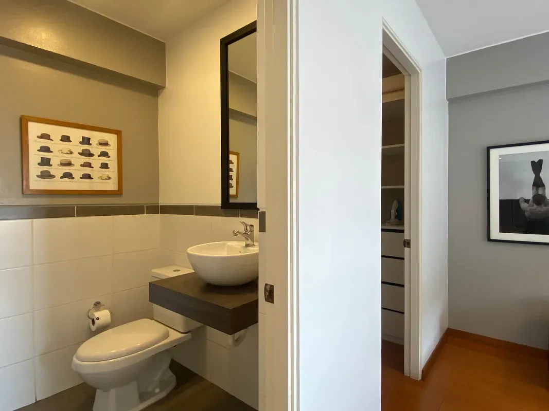 Sleek 2BR in Iconic Miraflores