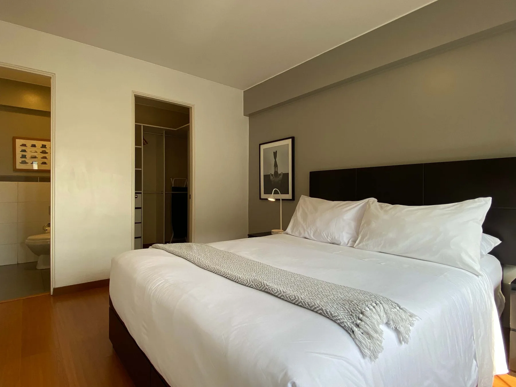 Sleek 2BR in Iconic Miraflores