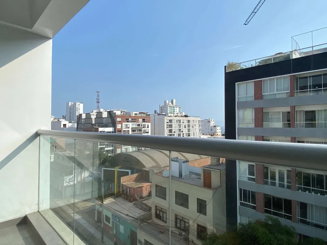Sleek 2BR in Iconic Miraflores