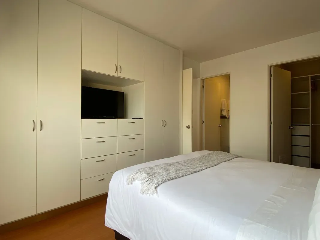 Sleek 2BR in Iconic Miraflores