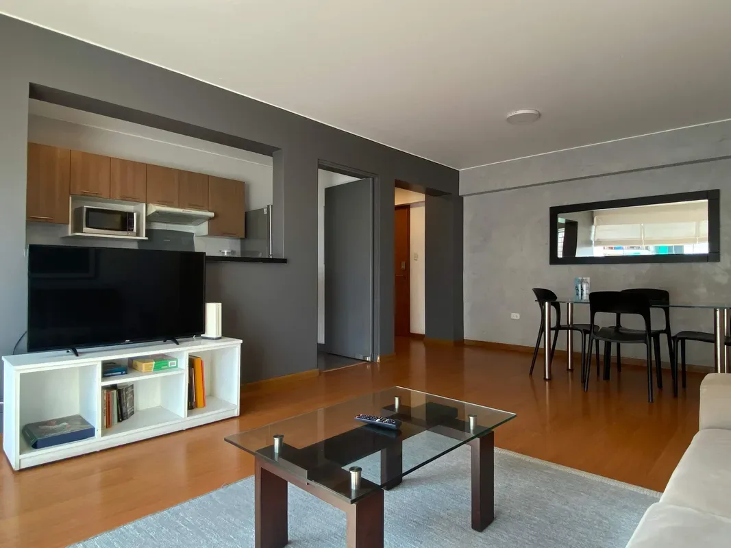 Sleek 2BR in Iconic Miraflores