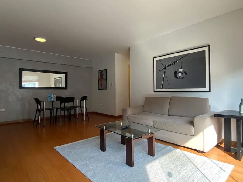 Sleek 2BR in Iconic Miraflores