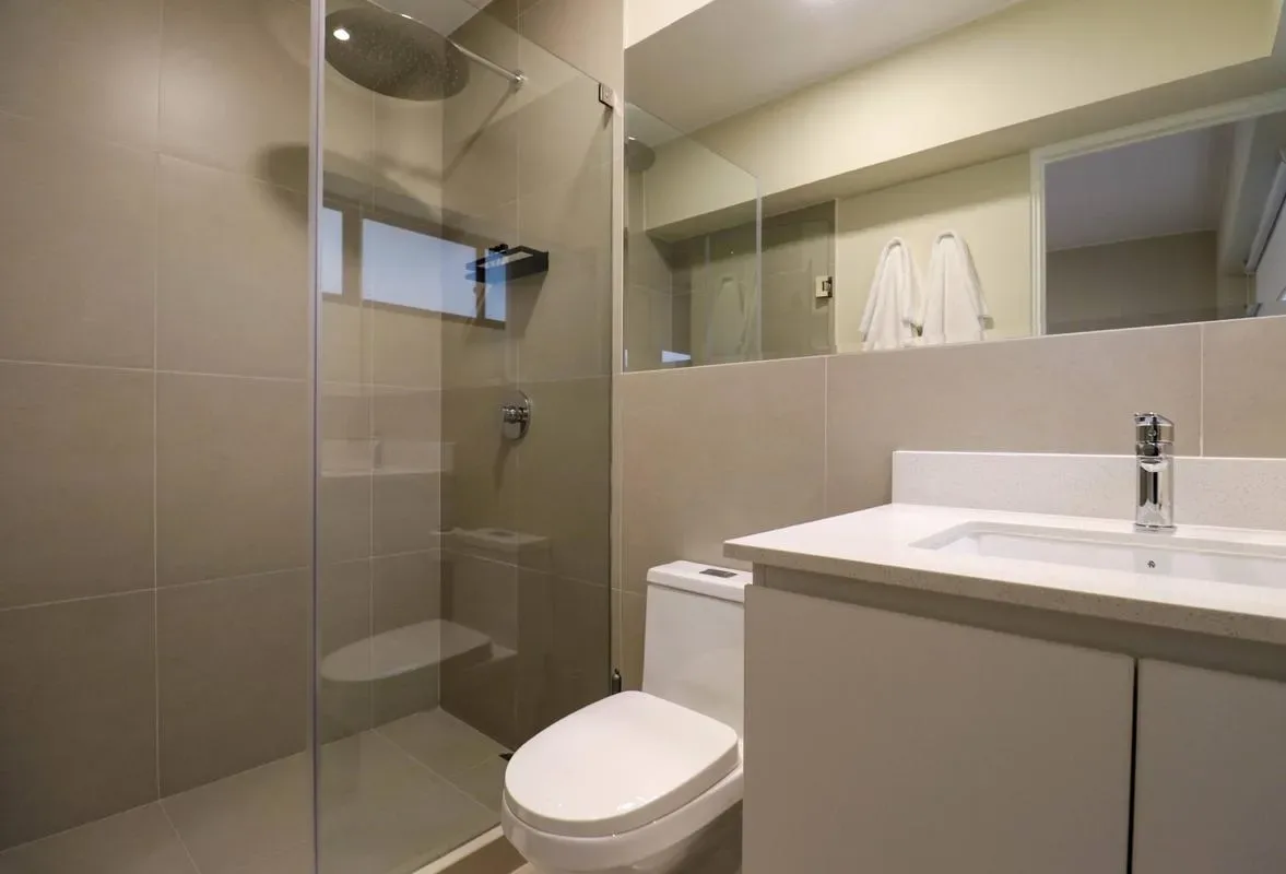 Radiant 2BR w/ Great Balcony Near Kennedy Park