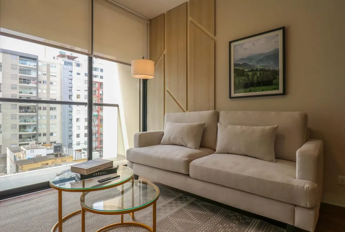 Radiant 2BR w/ Great Balcony Near Kennedy Park