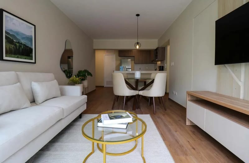 Radiant 2BR w/ Great Balcony Near Kennedy Park