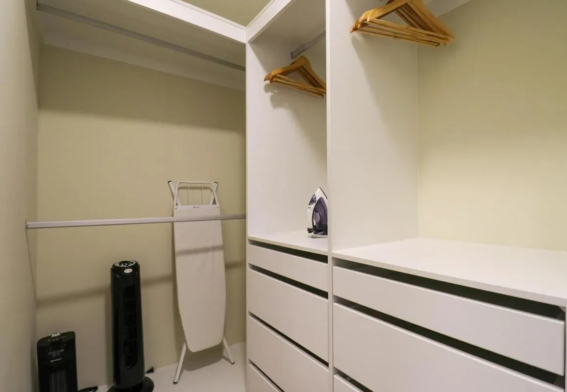 Radiant 2BR w/ Great Balcony Near Kennedy Park