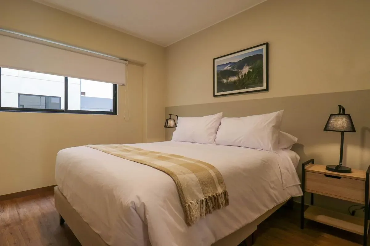 Radiant 2BR w/ Great Balcony Near Kennedy Park