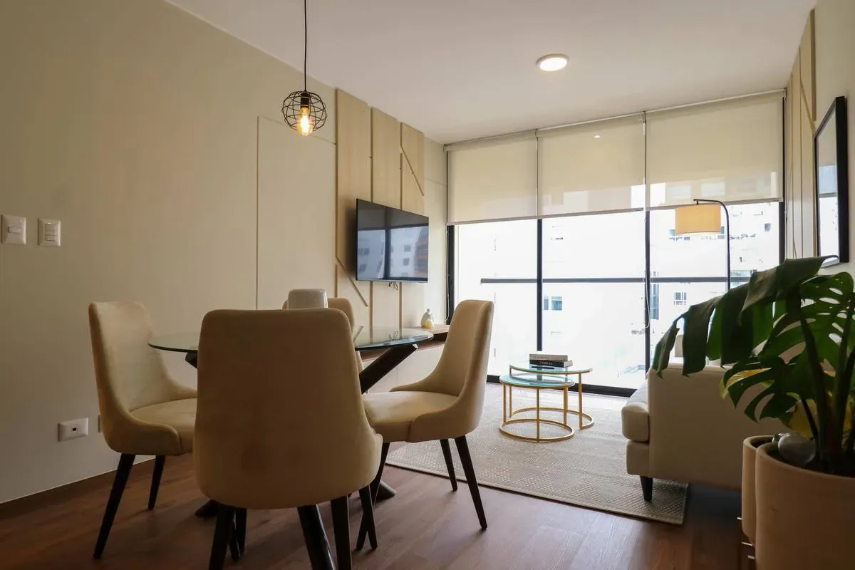Radiant 2BR w/ Great Balcony Near Kennedy Park