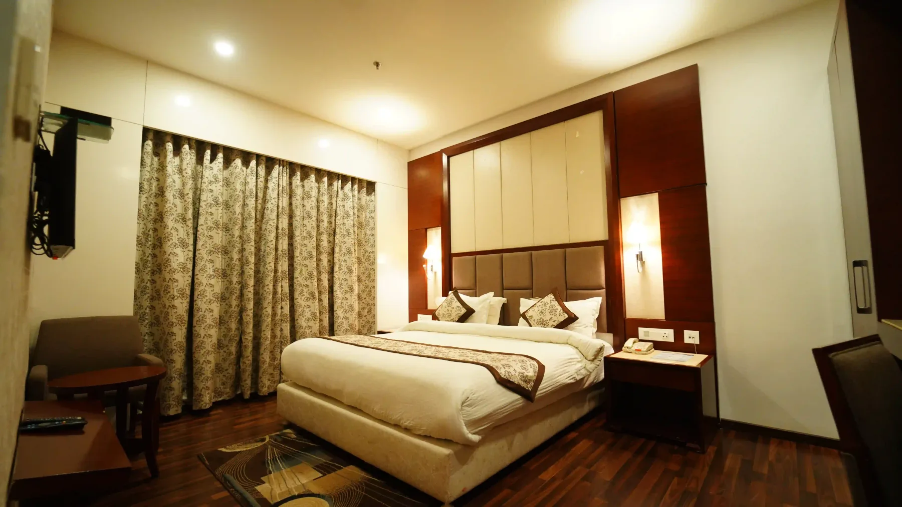 Premium-deluxe hotel room