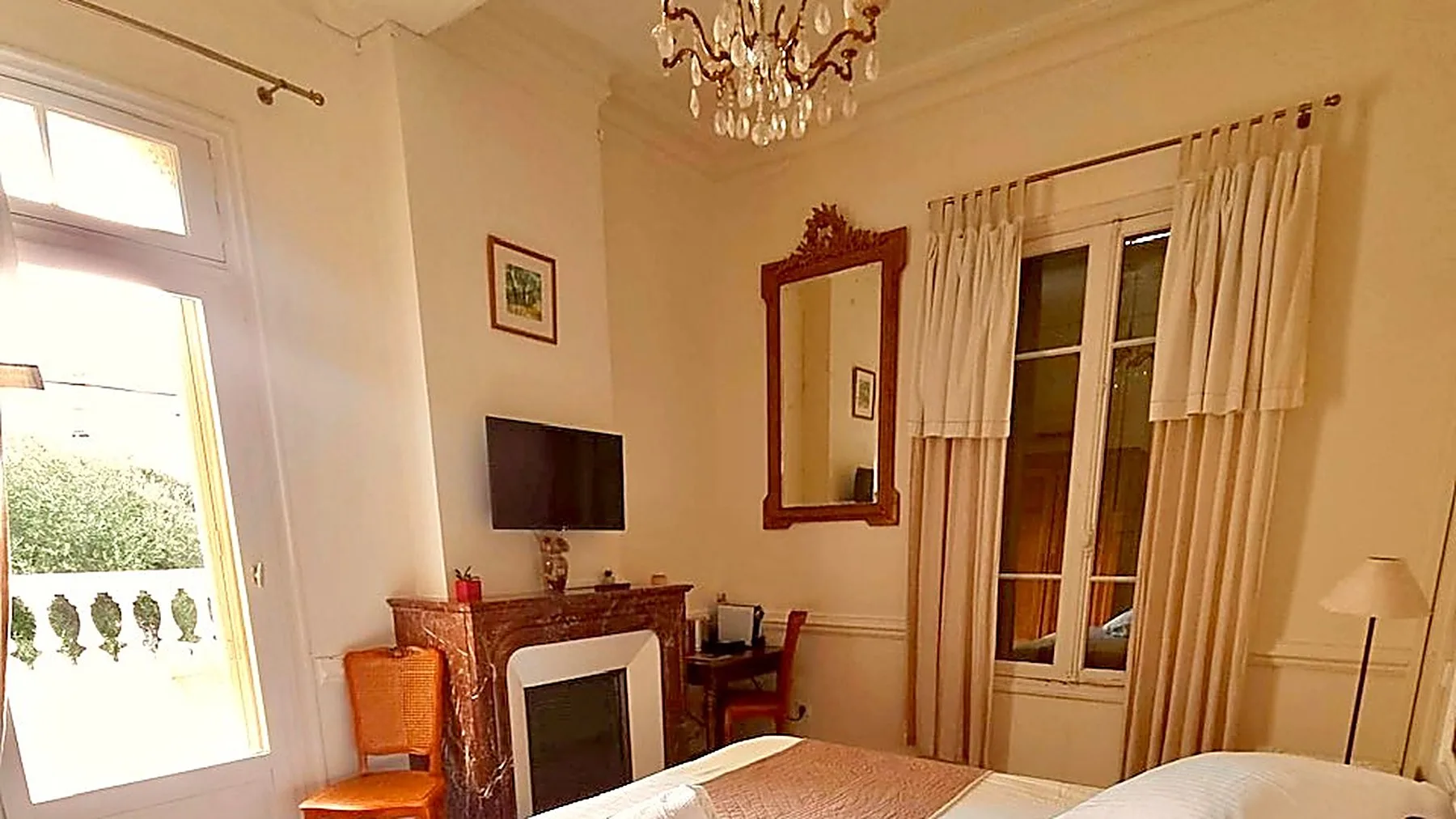 Guest-room page image