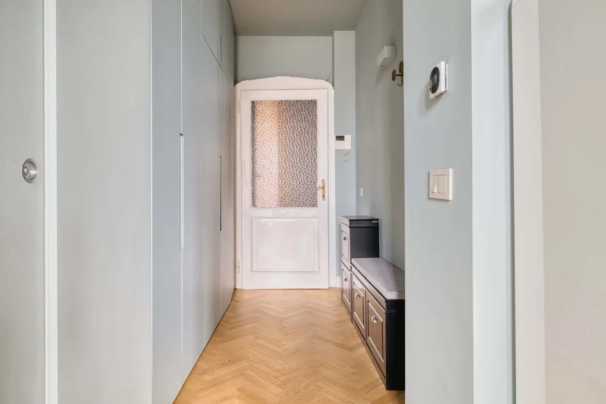 Bright 2BR Steps from Arco della Pace