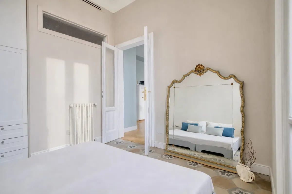 Bright 2BR Steps from Arco della Pace