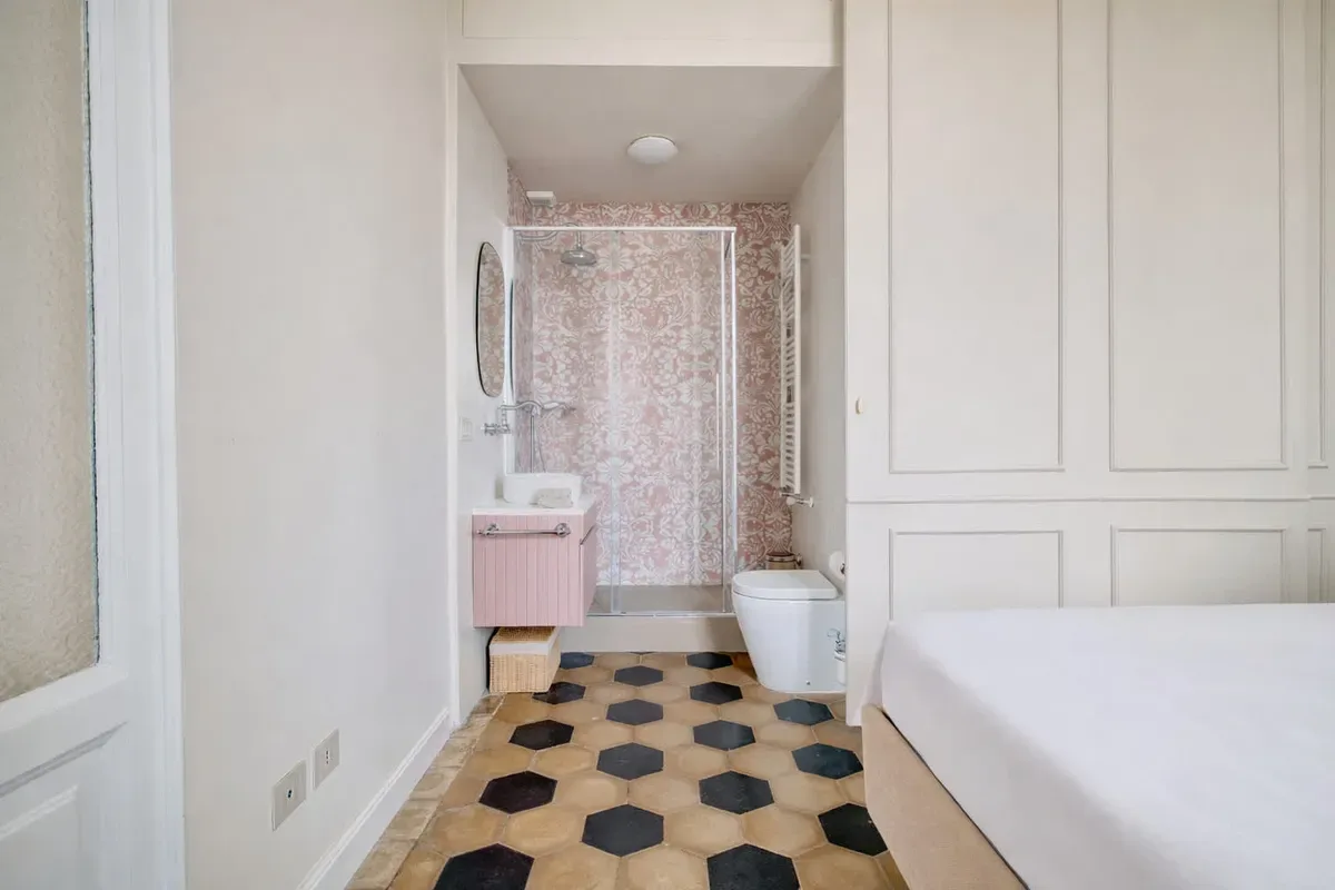 Bright 2BR Steps from Arco della Pace