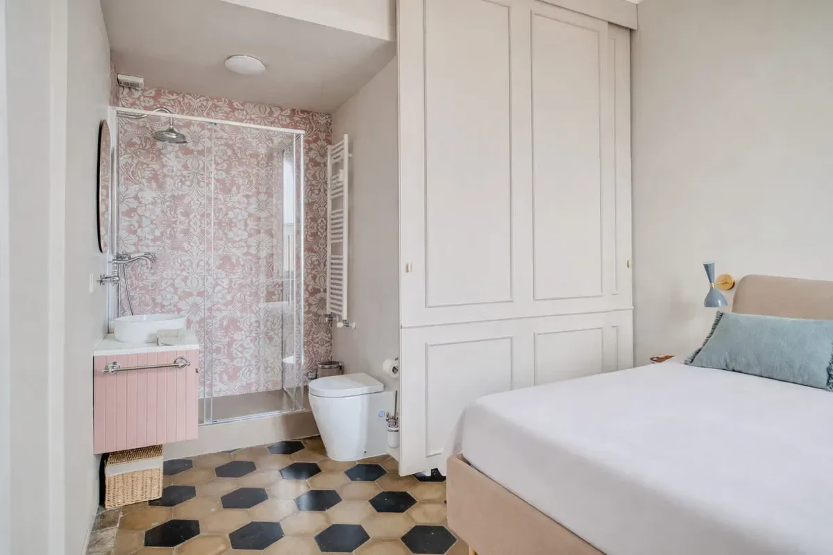 Bright 2BR Steps from Arco della Pace