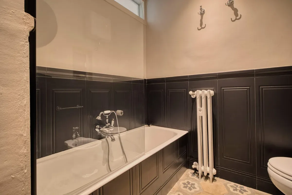 Bright 2BR Steps from Arco della Pace
