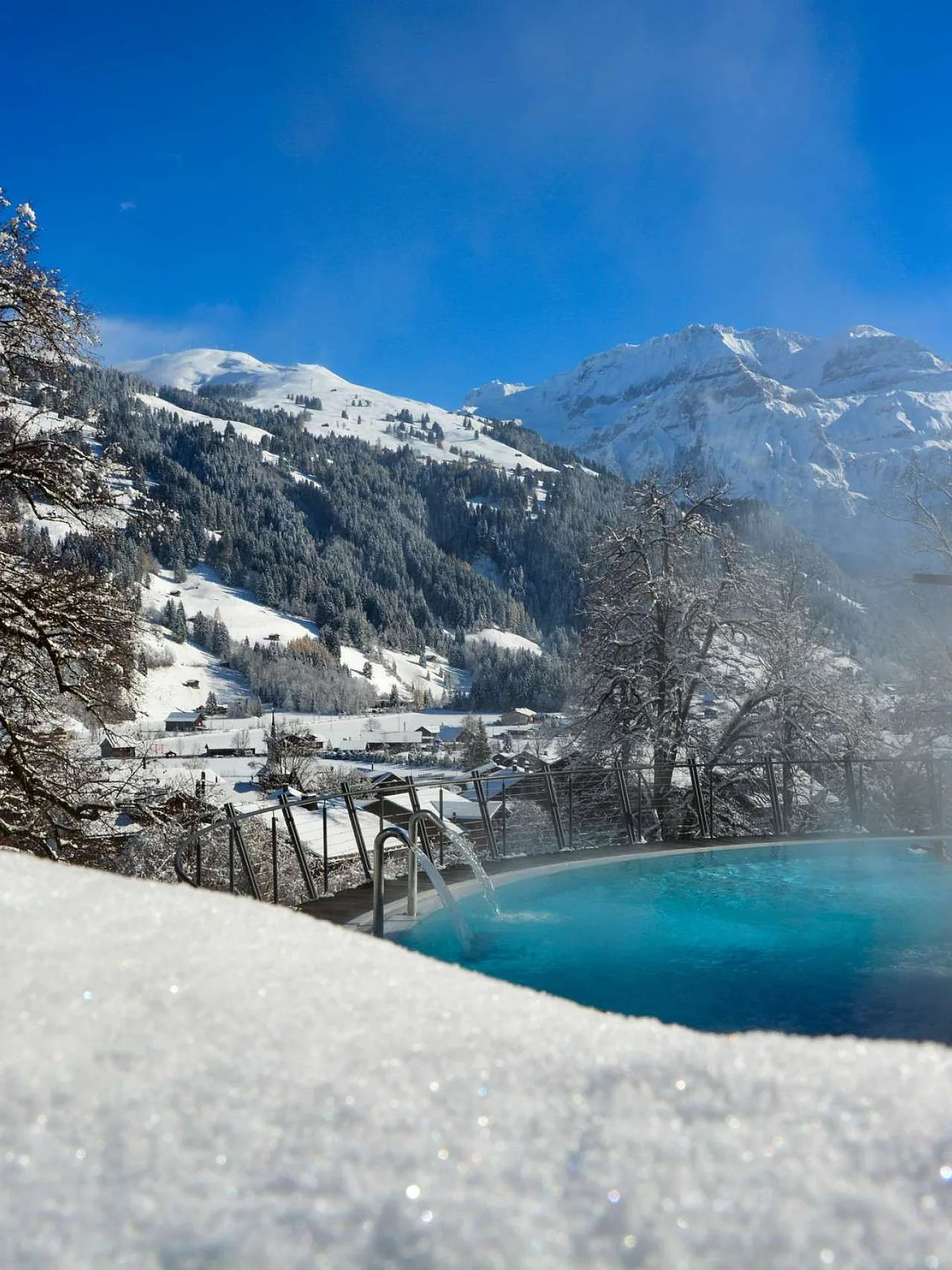 Piscina al aire libre en invierno