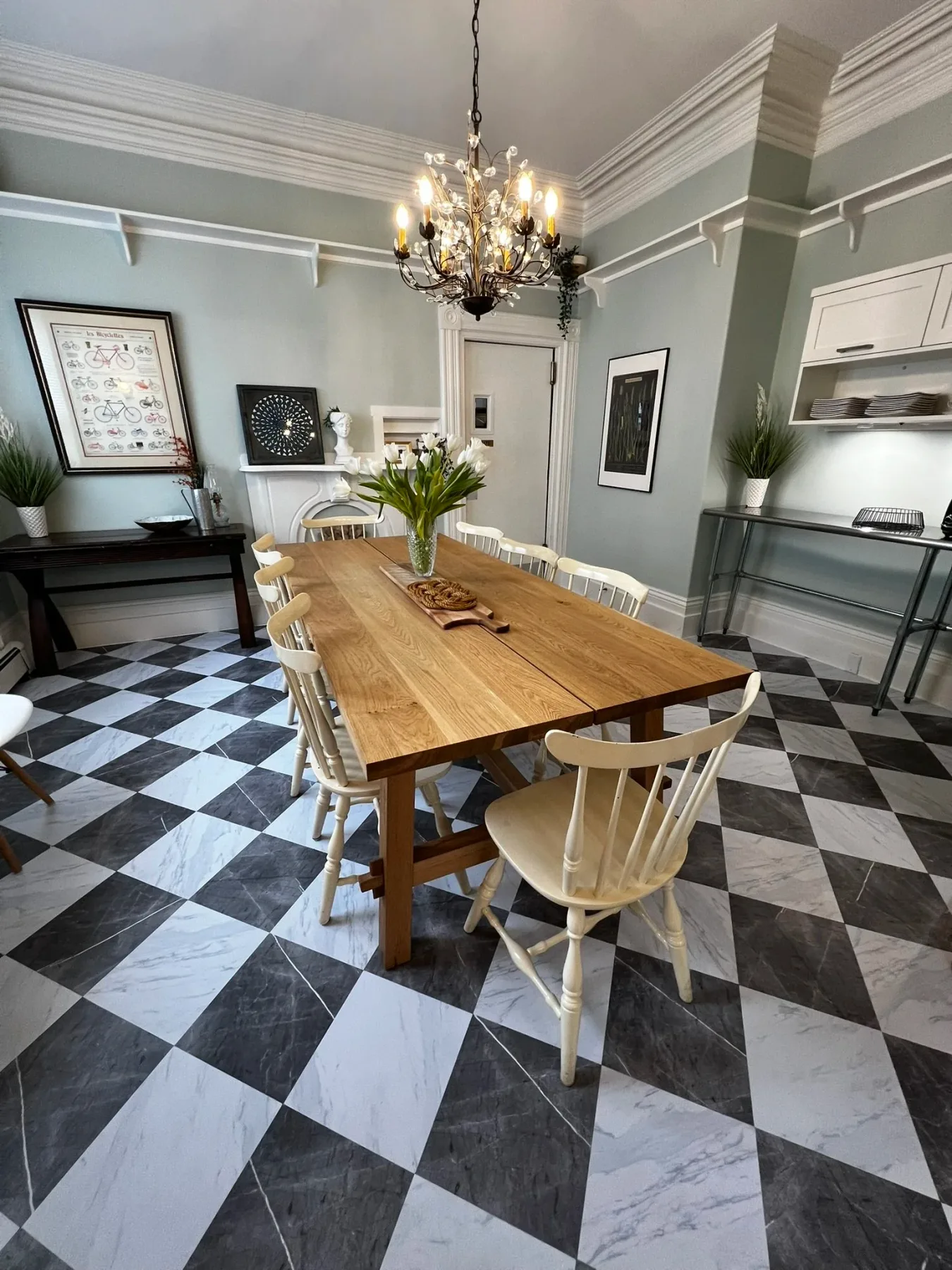 Inn interior photo