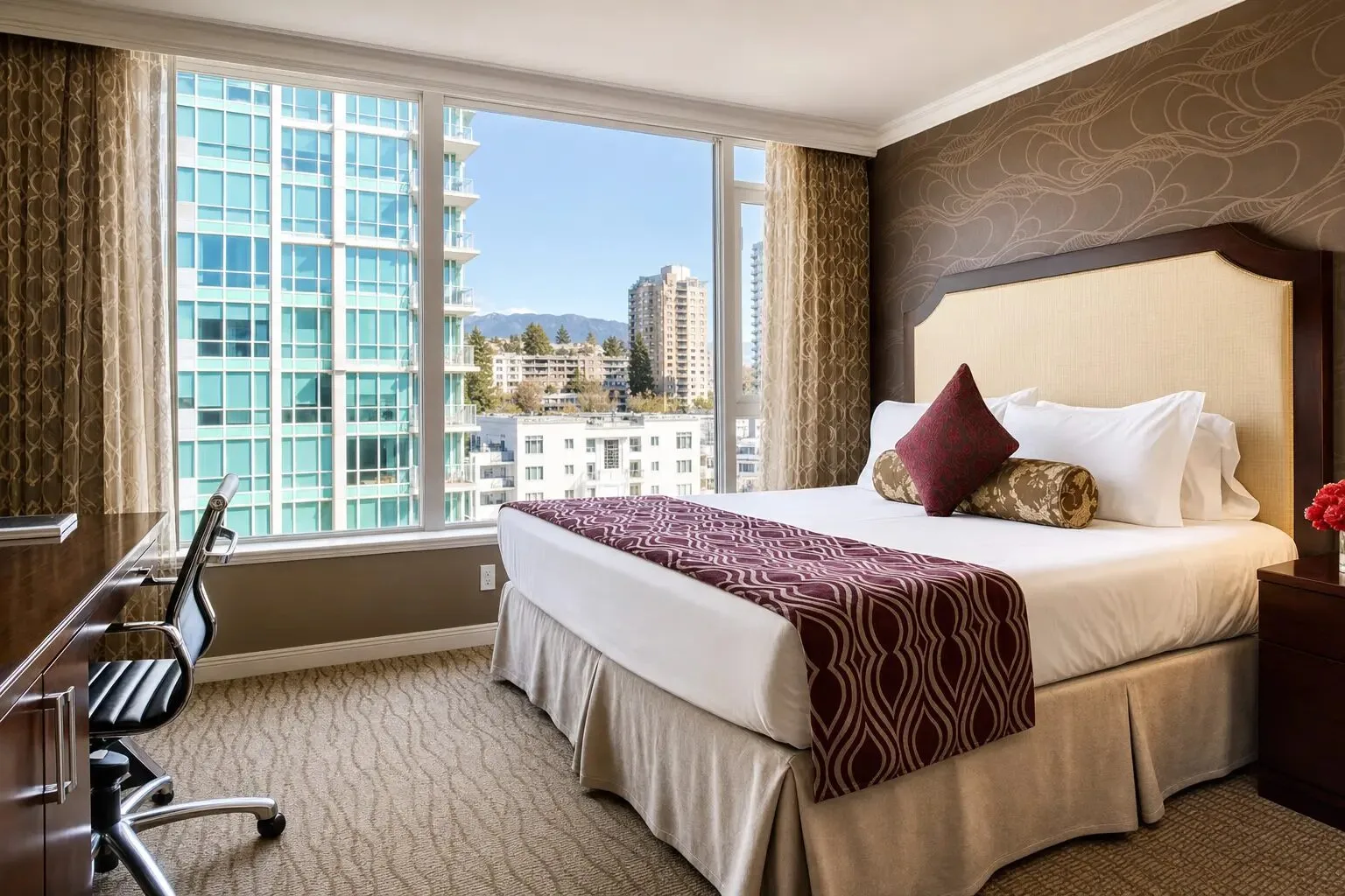 Mountainside Rooms at Pinnacle Hotel at the Pier, North Vancouver, photo 1