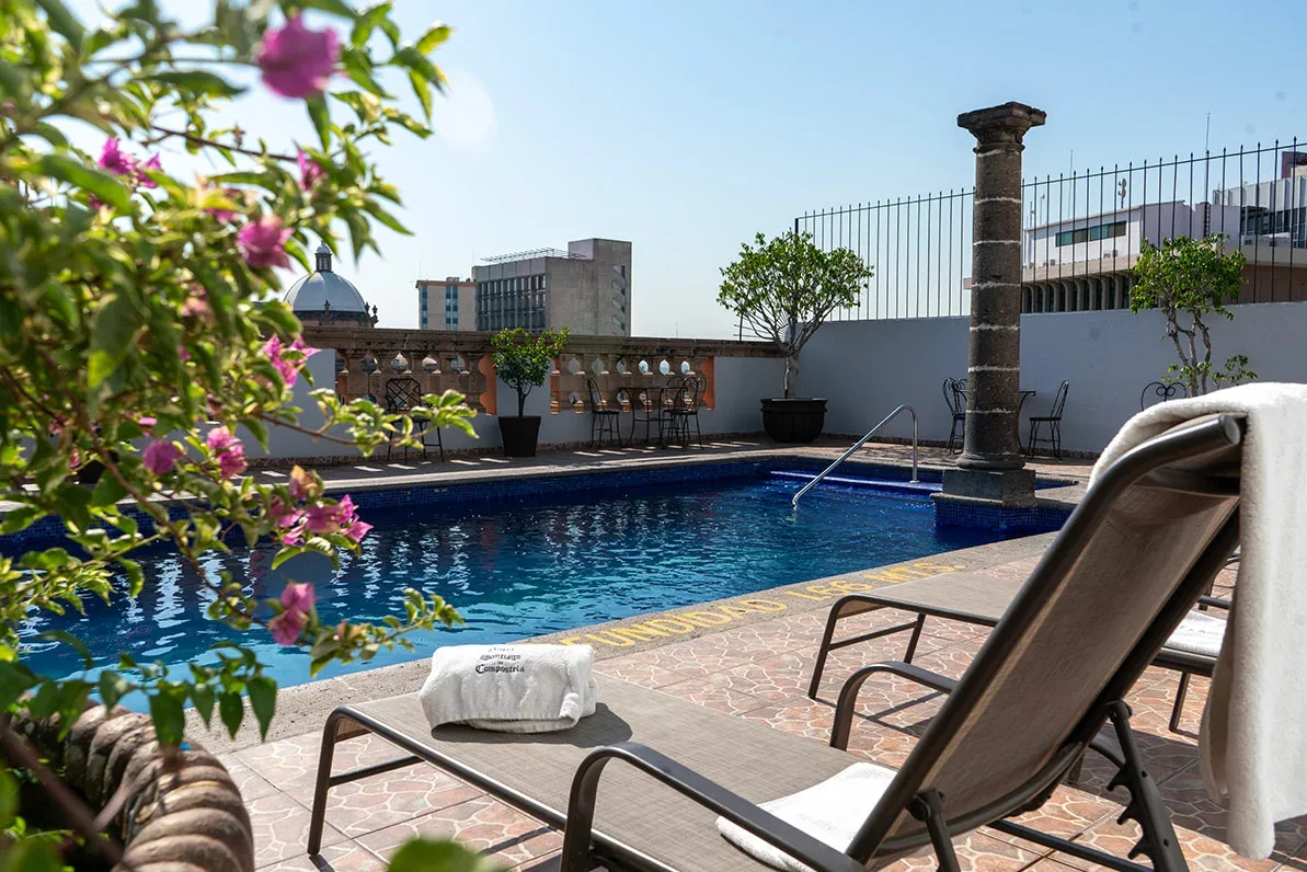 Piscina del hotel