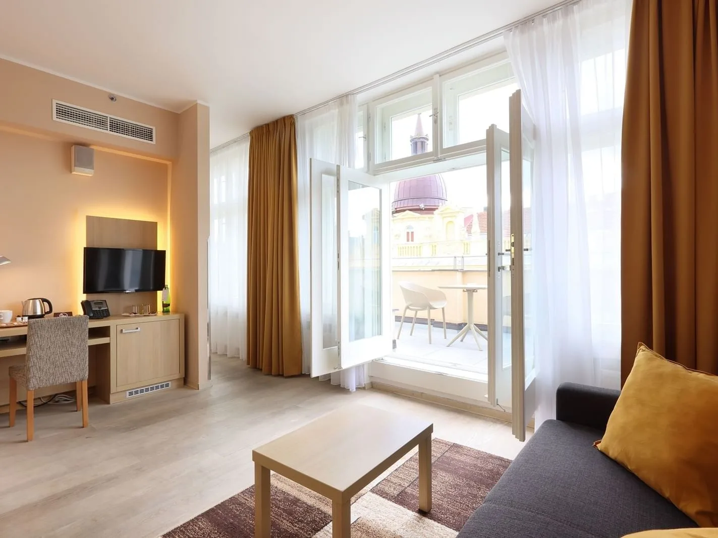 Superior suite with balcony