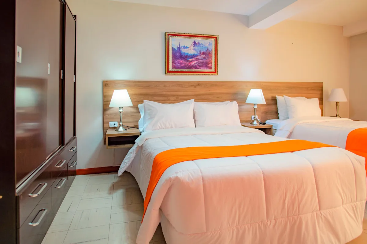 Habitación superior con dos camas individuales o una cama doble