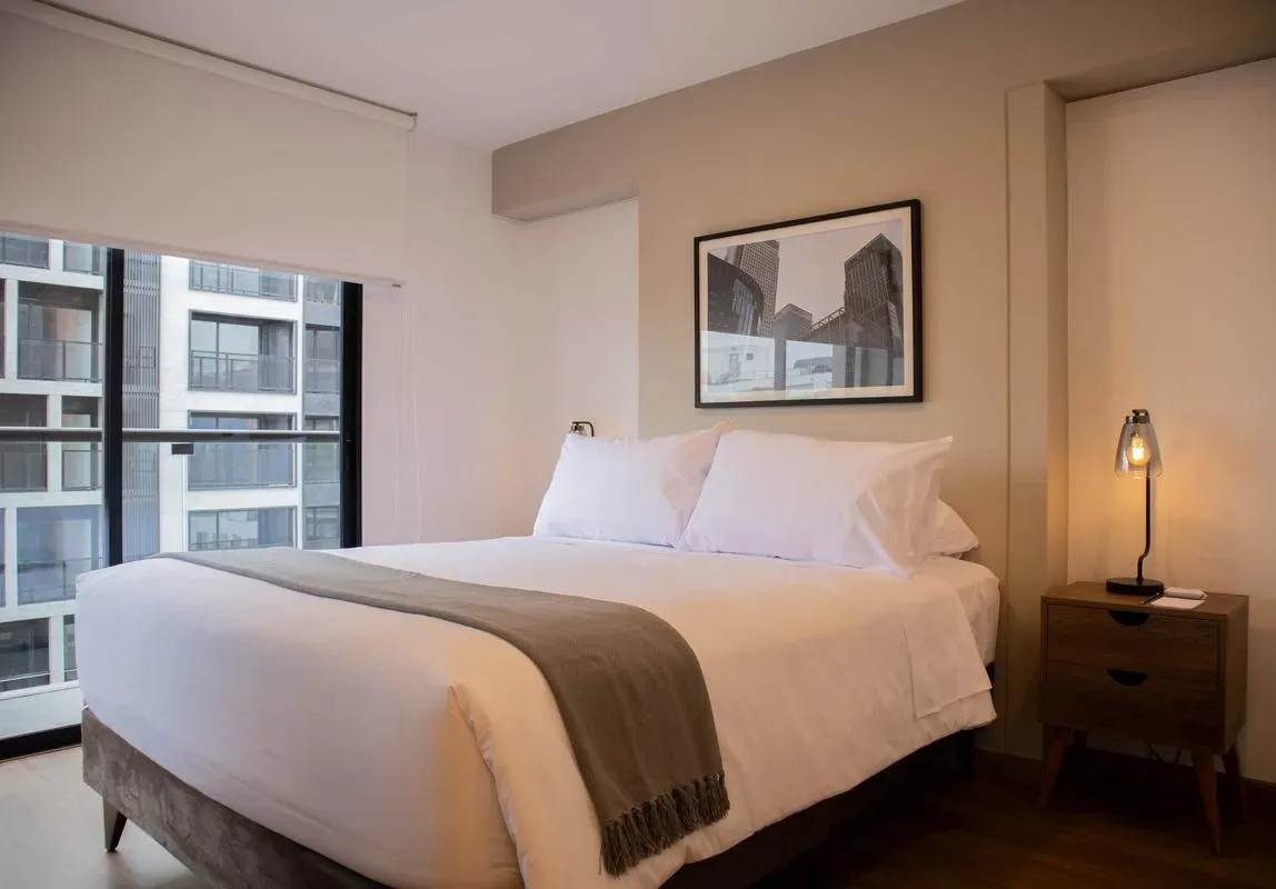 Majestic 1BR w/Balcony in Miraflores