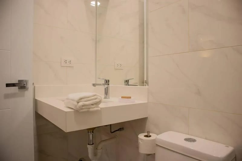 Majestic 1BR w/Balcony in Miraflores