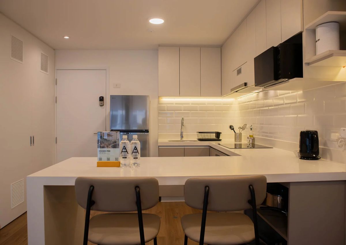 Majestic 1BR w/Balcony in Miraflores