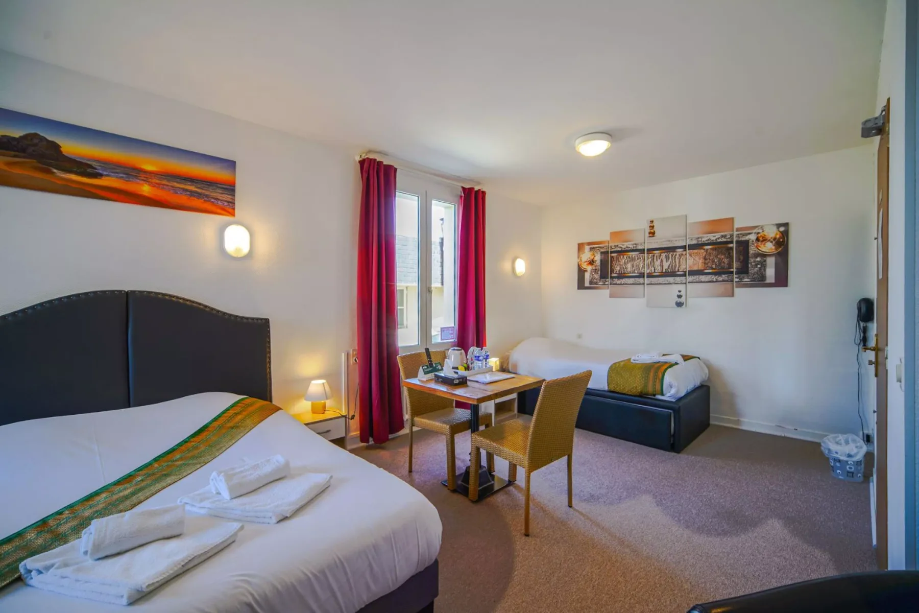 Contemporary hotel room