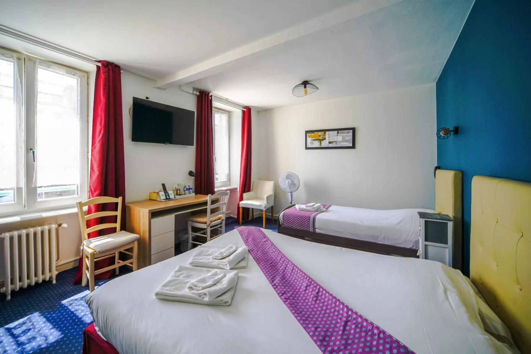 Contemporary hotel room