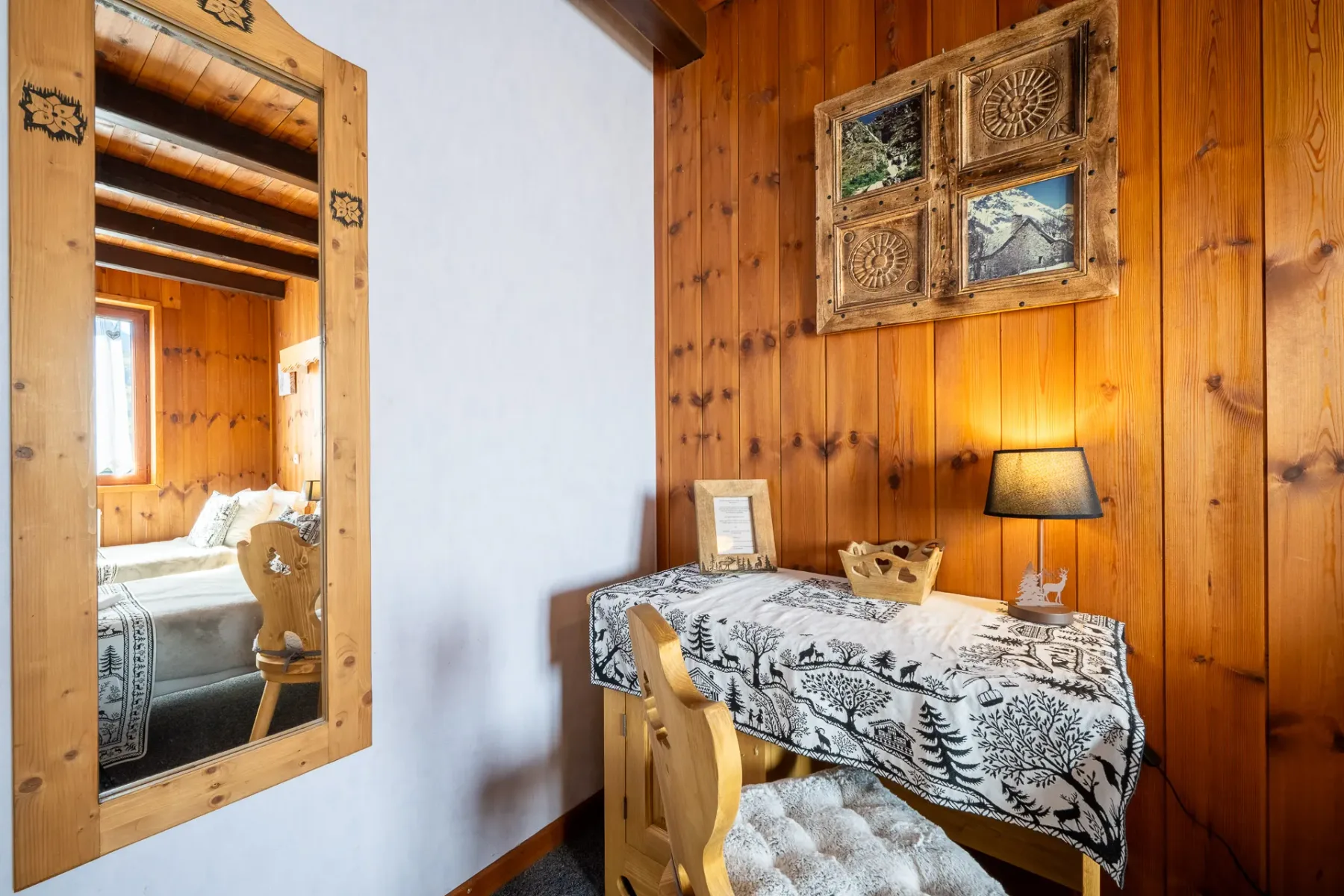 Escritorio de la habitación