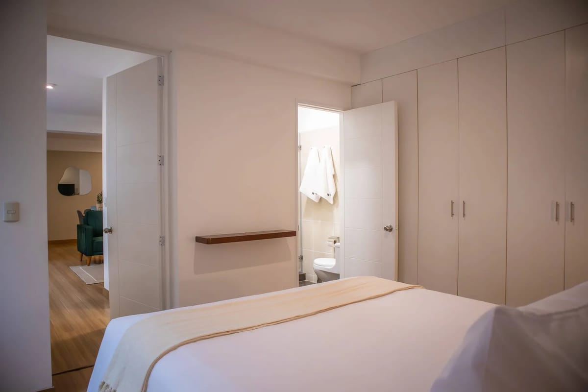 Striking 1BR near Malecon in Miraflores